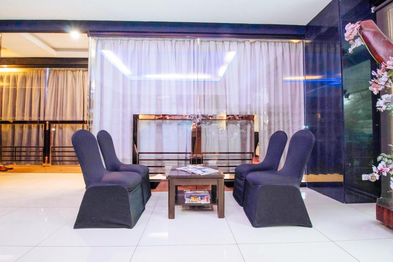 Hotel Reddoorz Premium Near Trinoma Quezon City Esterno foto