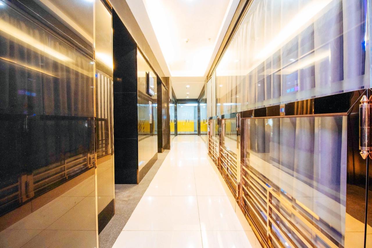 Hotel Reddoorz Premium Near Trinoma Quezon City Esterno foto