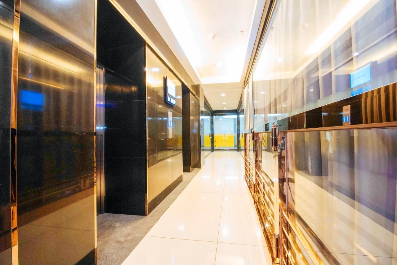 Hotel Reddoorz Premium Near Trinoma Quezon City Esterno foto